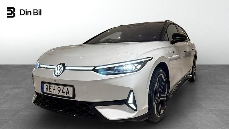 Vit Begagnad 2024 VW ID.7 GTX Sedan | 594 900 kr (Marknadspris) - Bild 1/3