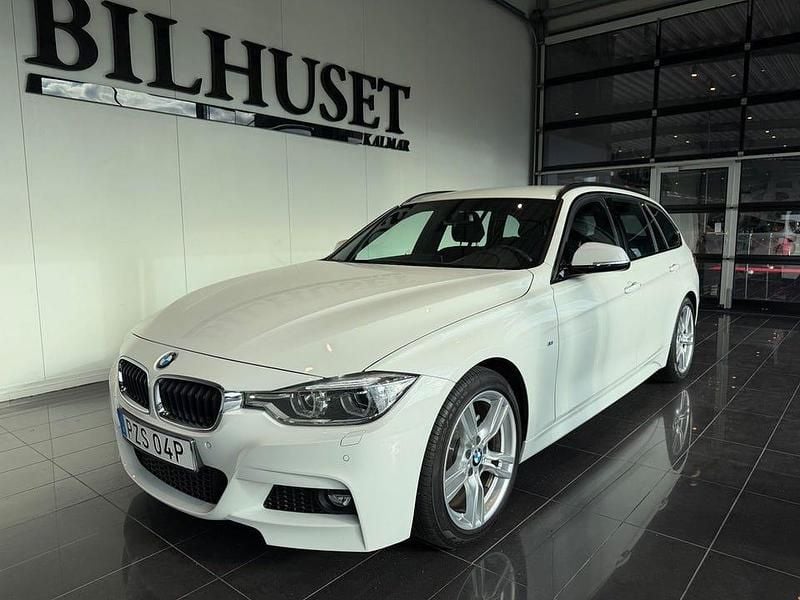 Vit Begagnad 2019 BMW 320 M Sport Kombi | 289 900 kr (Marknadspris) - Bild 1/3