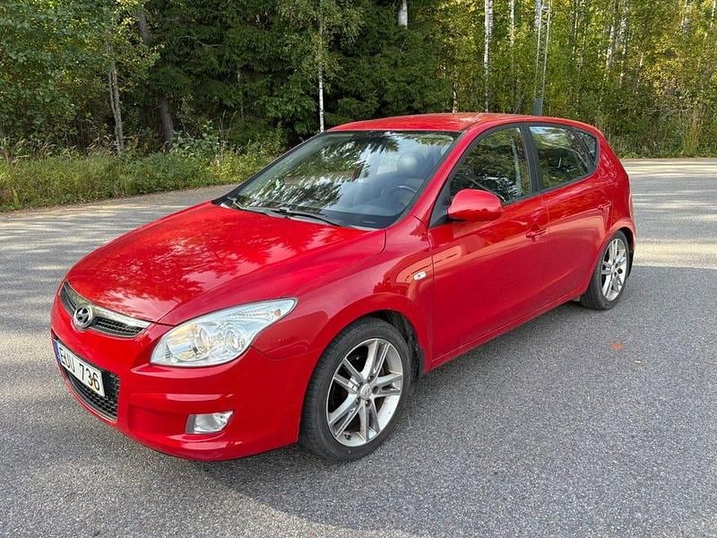 Röd Begagnad 2008 Hyundai i30 Halvkombi | 24 000 kr (Marknadspris) - Bild 1/4