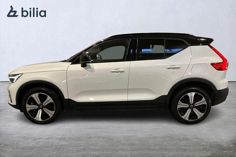 Begagnad Volvo XC40 Plus 185 kW (252 HK) 2022 Ljusgrå (grå) SUV