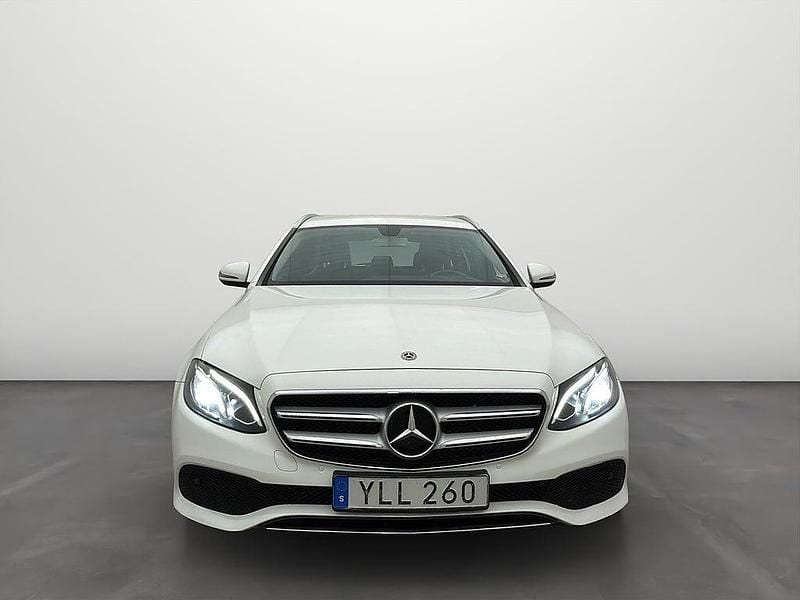 Begagnad Mercedes E220 194 HK (142 kW) 2017 Vit Kombi
