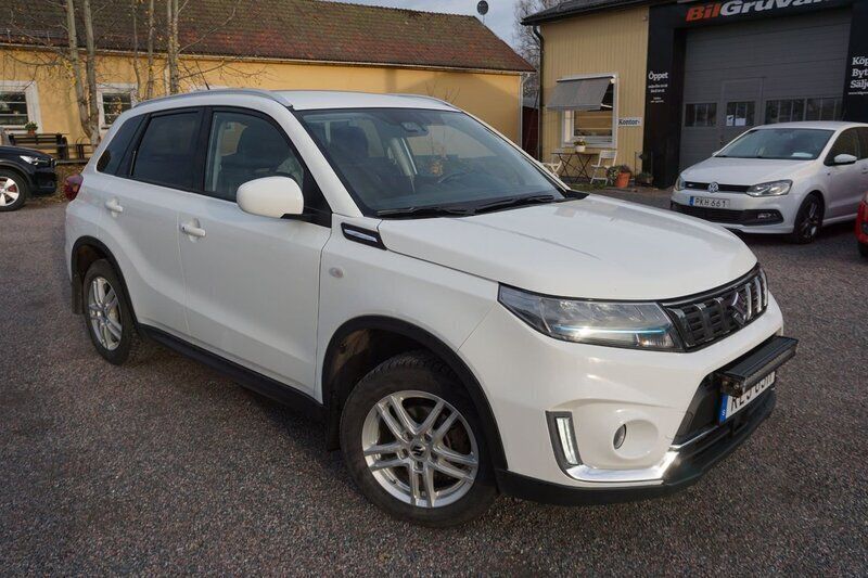 Vit Begagnad 2021 Suzuki Vitara SUV | 164 900 kr - Bild 1/4