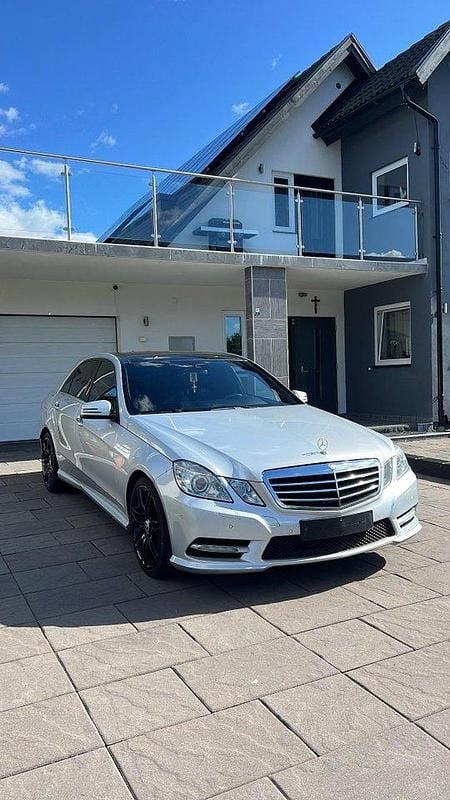 Silver Begagnad 2013 Mercedes E350 AMG Sedan | 149 000 kr (Marknadspris) - Bild 1/4