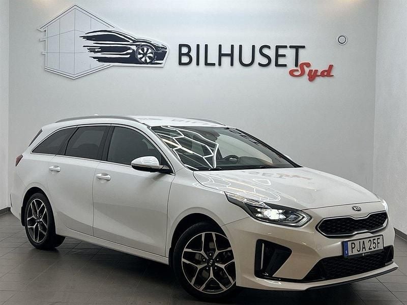 Vit Begagnad 2019 Kia Ceed GT-Line Kombi | 158 500 kr (Marknadspris) - Bild 1/4