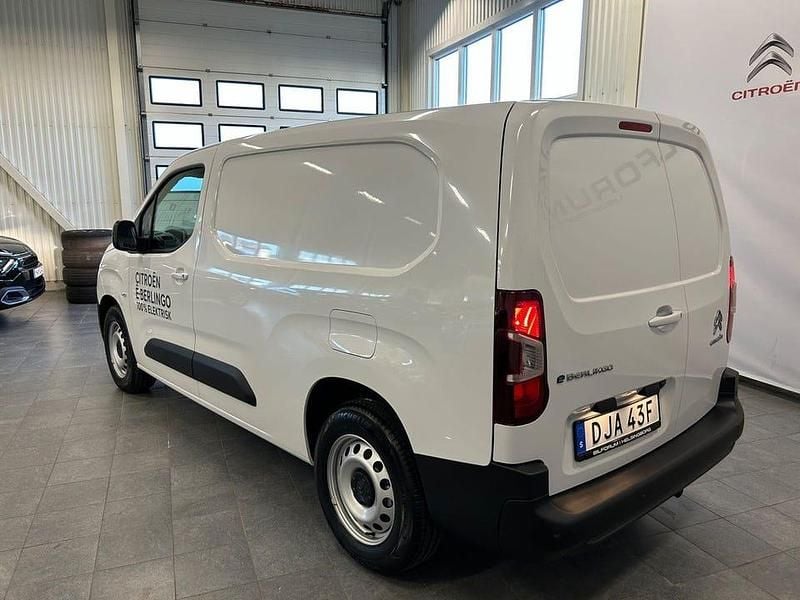 Begagnad Citroën e-Berlingo Business Class 100 kW (136 HK) 2024 Icy white Minibuss