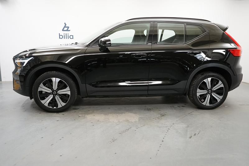Begagnad Volvo XC40 Single Motor 175 kW (238 HK) 2023 Svart SUV