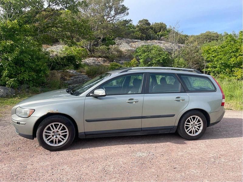 Grön Begagnad 2007 Volvo V50 Kombi | 17 000 kr (Bra pris) - Bild 1/4