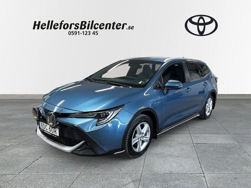Blå Begagnad 2021 Toyota Corolla SUV | 279 500 kr (Lite dyr) - Bild 1/3