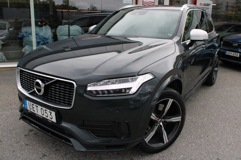 Grå Begagnad 2019 Volvo XC90 R-Design SUV | 399 900 kr (Bra pris) - Bild 1/4