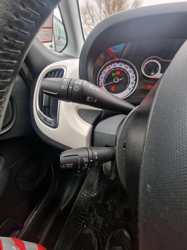 Begagnad Fiat 500L 105 HK (77 kW) 2013 Minibuss