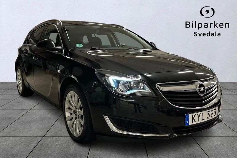 Svart Begagnad 2015 Opel Insignia Kombi | 129 900 kr (Marknadspris) - Bild 1/4