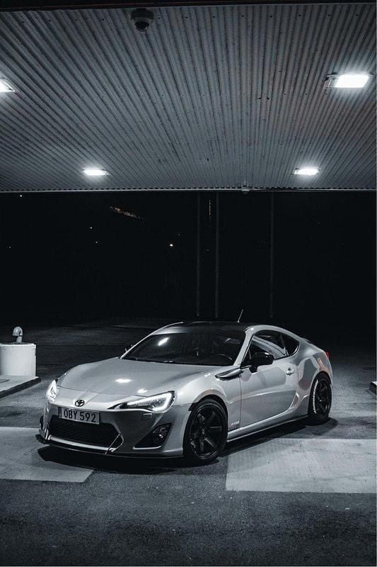 Silver Begagnad 2013 Toyota GT86 GT Sportkupé | 235 000 kr - Bild 1/4