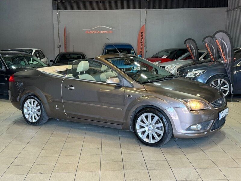 Grå Begagnad 2008 Ford Focus Cabriolet Cab | 59 900 kr - Bild 1/1