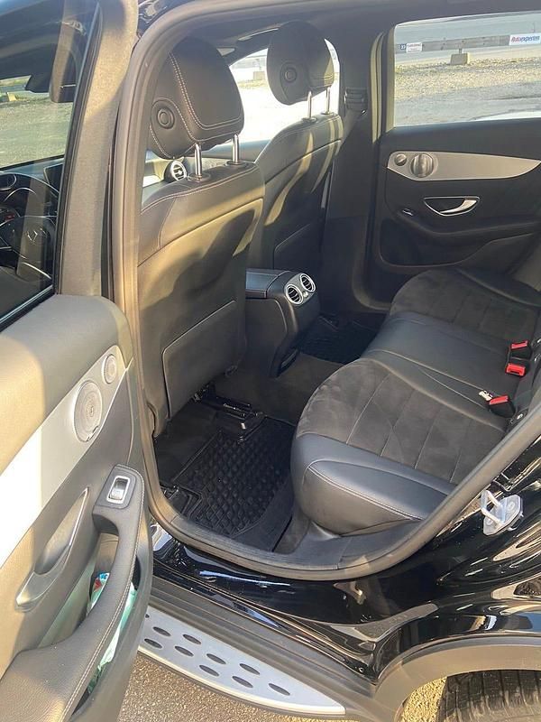 Chrome svart Begagnad 2018 Mercedes GLC220 | 255 000 kr (Marknadspris) - Bild 1/4