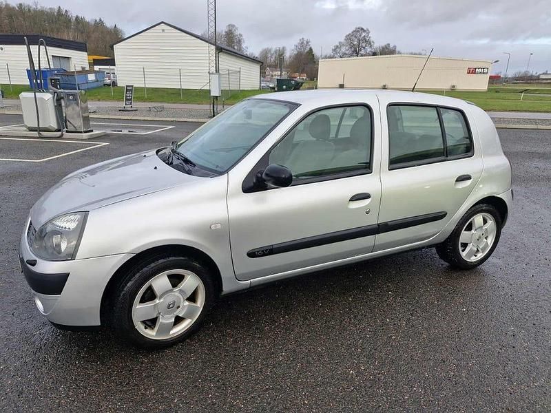Begagnad 2006 Renault Clio R.S. Halvkombi | 33 000 kr (Marknadspris) - Bild 1/4