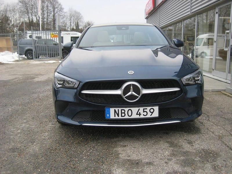 Begagnad Mercedes CLA250 Shooting Brake 218 HK (160 kW) 2023 Blå Kombi