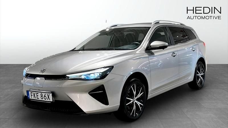 Grå (silver) Begagnad 2022 MG MG5 EV Long Range Luxury Kombi | 224 900 kr (Marknadspris) - Bild 1/4