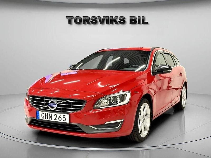 Röd Begagnad 2014 Volvo V60 Momentum Kombi | 99 900 kr (Bra pris) - Bild 1/4