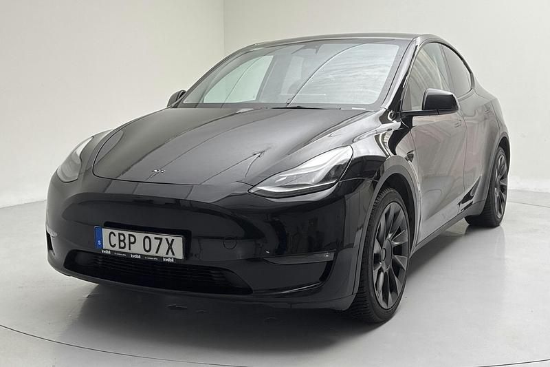Svart Begagnad 2022 Tesla Model Y SUV | 329 000 kr (Marknadspris) - Bild 1/4