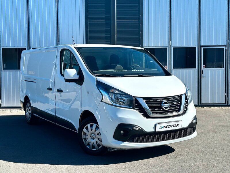 Vit Begagnad 2017 Nissan NV300 Van | 129 900 kr (Dyr) - Bild 1/4