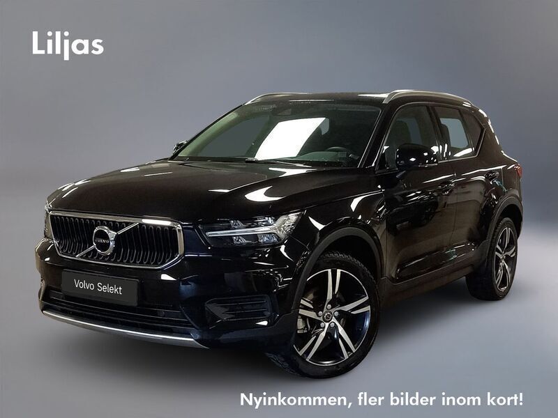Svart Begagnad 2022 Volvo XC40 SUV | 299 000 kr (Superpris) - Bild 1/3
