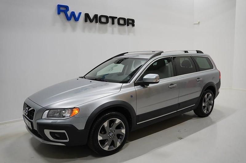 Silver Begagnad 2011 Volvo XC70 Ocean Race Kombi | 174 900 kr (Marknadspris) - Bild 1/4