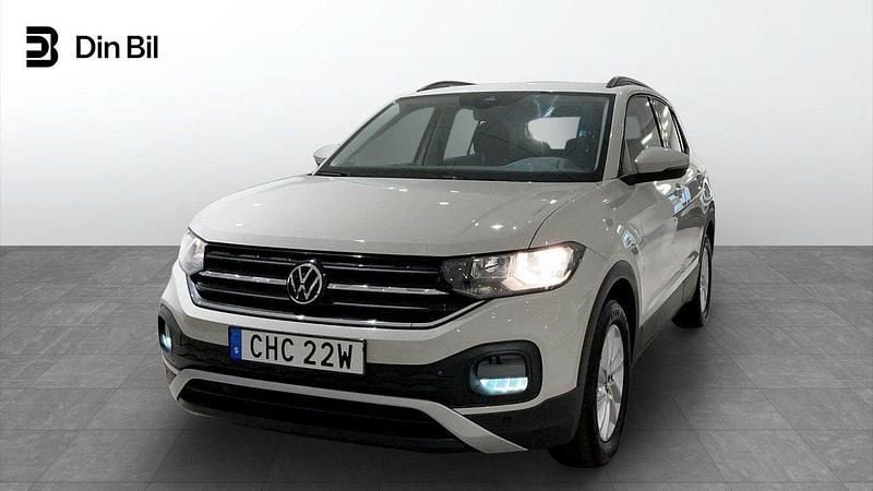 Ljusgrå Begagnad 2021 VW T-Cross Life SUV | 179 900 kr (Marknadspris) - Bild 1/4