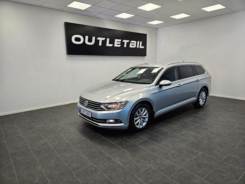 Silver Begagnad 2019 VW Passat Kombi | 199 000 kr (Bra pris) - Bild 1/4