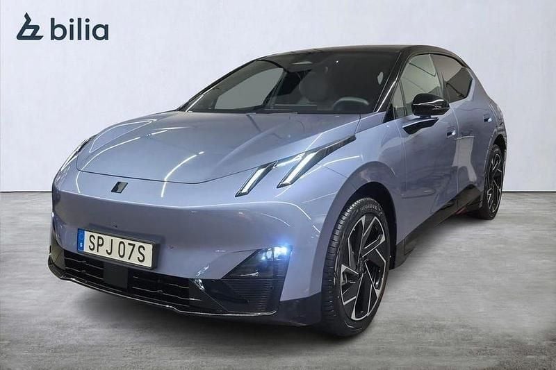 Begagnad Lynk & Co 02 202 kW (275 HK) 2024 Blå SUV