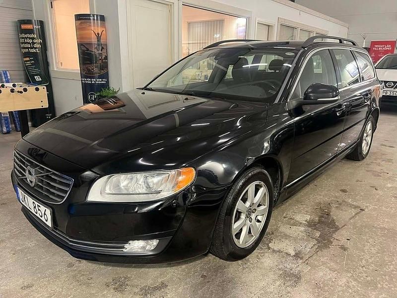 Svart Begagnad 2014 Volvo V70 Momentum Kombi | 99 900 kr (Marknadspris) - Bild 1/4
