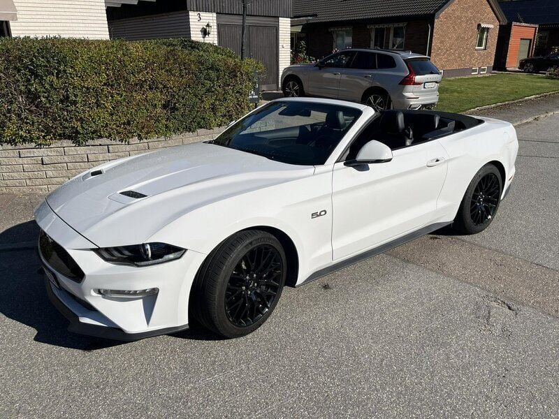 Vit Begagnad 2019 Ford Mustang GT Convertible Cab | 499 000 kr (Bra pris) - Bild 1/4