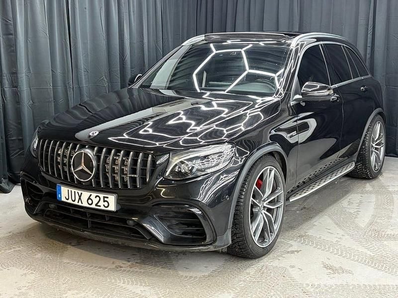 Svart Begagnad 2018 Mercedes GLC63 AMG AMG | 549 900 kr (Marknadspris) - Bild 1/4