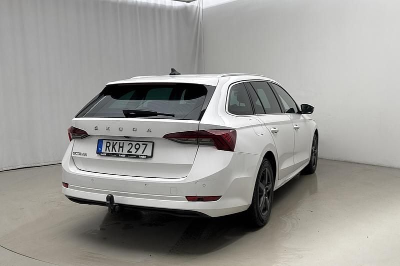 Begagnad Skoda Octavia 116 HK (85 kW) 2022 Vit Kombi