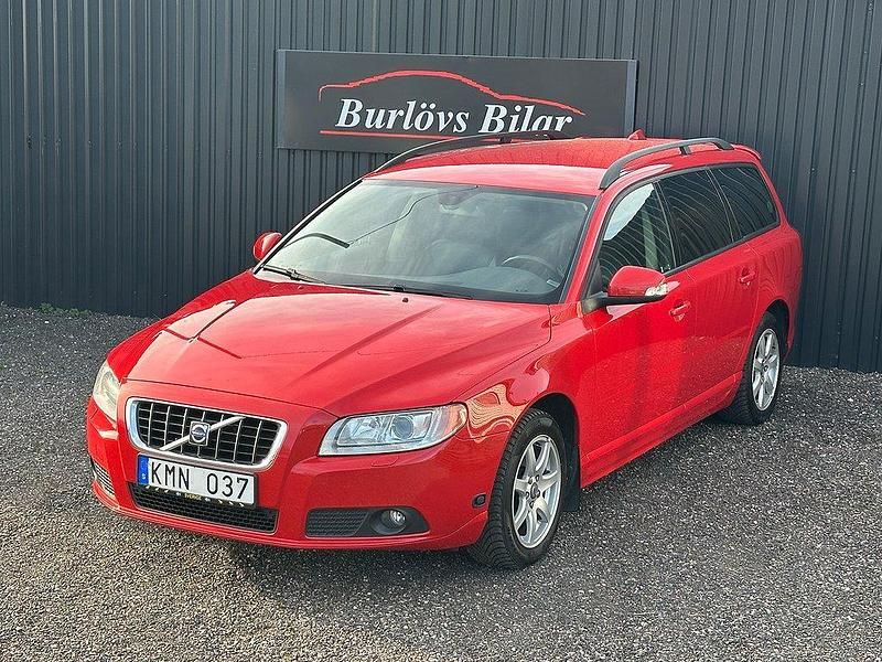 Röd Begagnad 2009 Volvo V70 Momentum Kombi | 49 800 kr (Superpris) - Bild 1/4