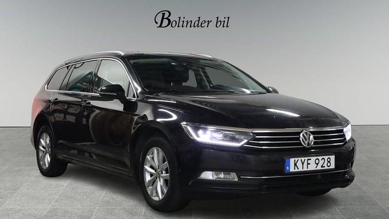 Svart Begagnad 2015 VW Passat Kombi | 129 800 kr (Bra pris) - Bild 1/4
