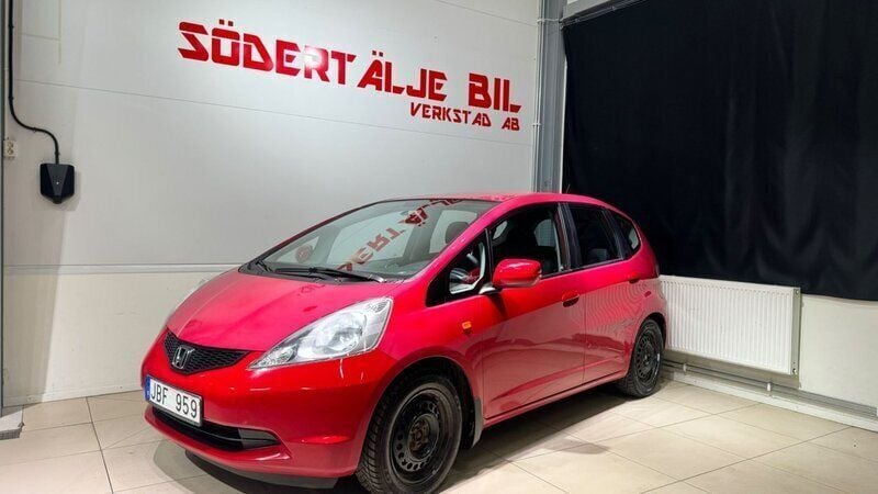 Röd Begagnad 2009 Honda Jazz Halvkombi | 39 900 kr (Marknadspris) - Bild 1/4