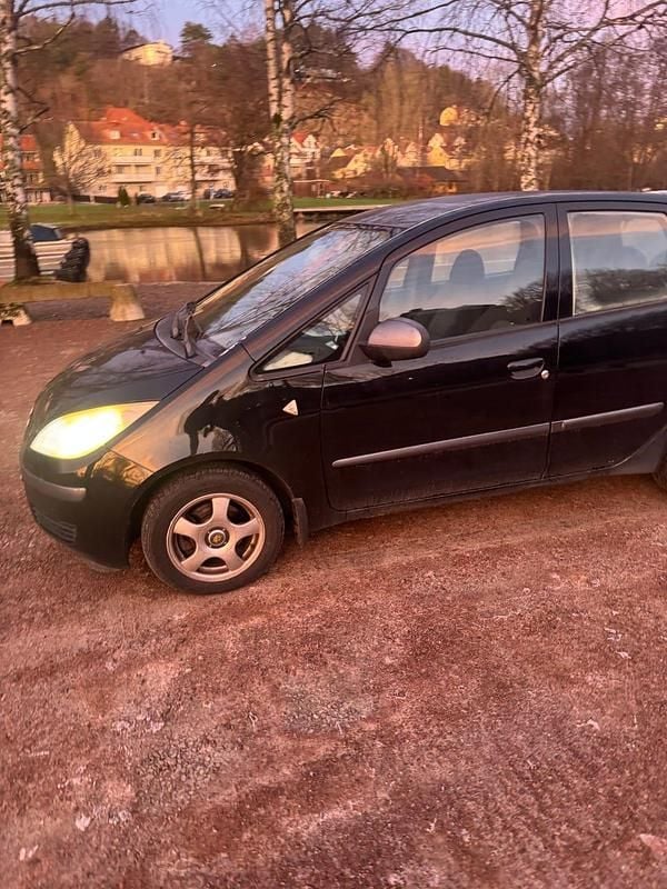 Begagnad 2007 Mitsubishi Colt Halvkombi | 10 000 kr (Bra pris) - Bild 1/4