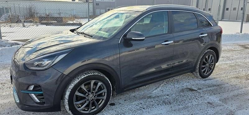 Begagnad Kia e-Niro Advance 150 kW (204 HK) 2019 Grå metallic SUV