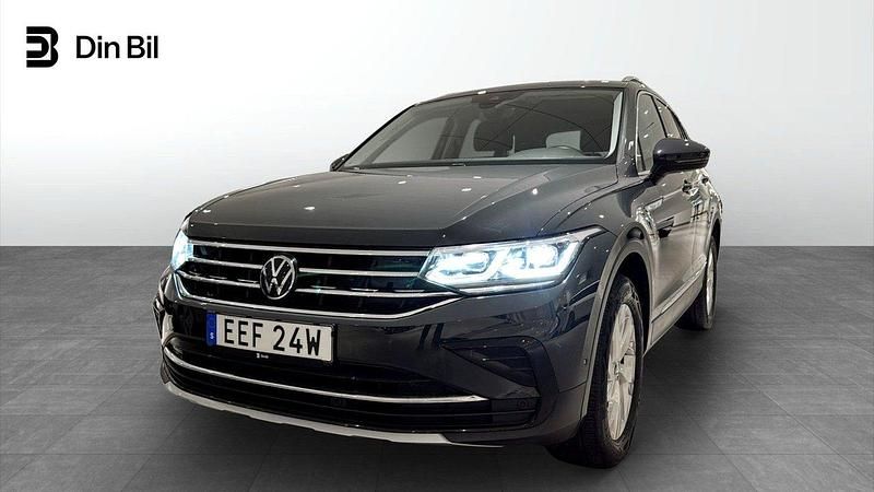 Grå Begagnad 2023 VW Tiguan Elegance SUV | 454 900 kr (Dyr) - Bild 1/4