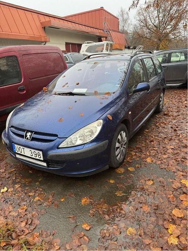 Blå Begagnad 2004 Peugeot 307 Kombi | 10 000 kr (Marknadspris) - Bild 1/4