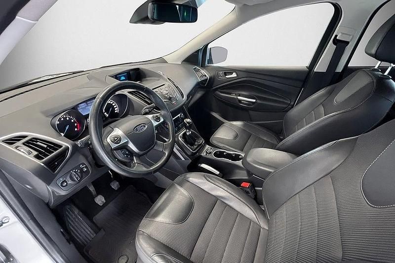 Begagnad Ford Kuga Titanium 150 HK (110 kW) 2015 Grå SUV