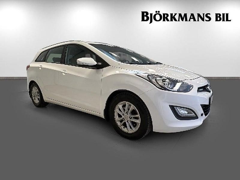 Begagnad Hyundai i30 110 HK (80 kW) 2013 Vit Kombi
