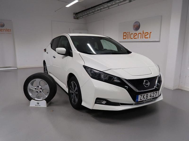 Vit Begagnad 2021 Nissan Leaf Halvkombi | 159 900 kr (Marknadspris) - Bild 1/3