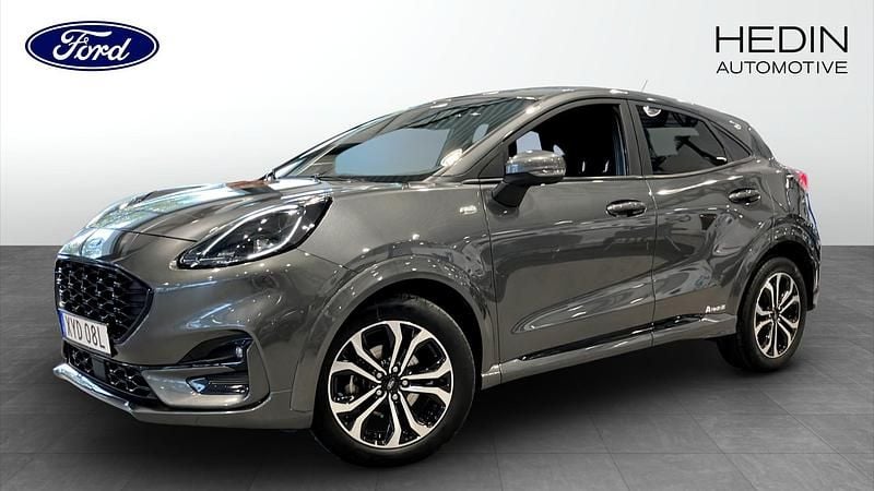 Grå (grey) Begagnad 2022 Ford Puma Gen-E ST-Line Minibuss | 219 000 kr (Lite dyr) - Bild 1/4