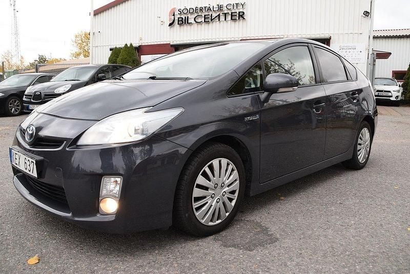 Mörkgrå Begagnad 2009 Toyota Prius Halvkombi | 89 900 kr (Marknadspris) - Bild 1/4