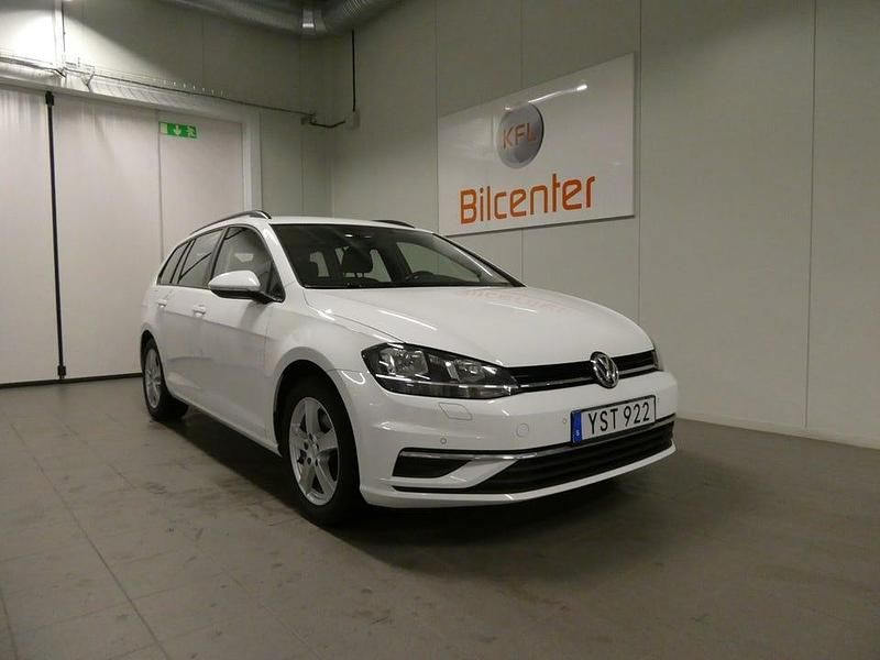Begagnad VW Golf VII 116 HK (85 kW) 2018 Vit Kombi
