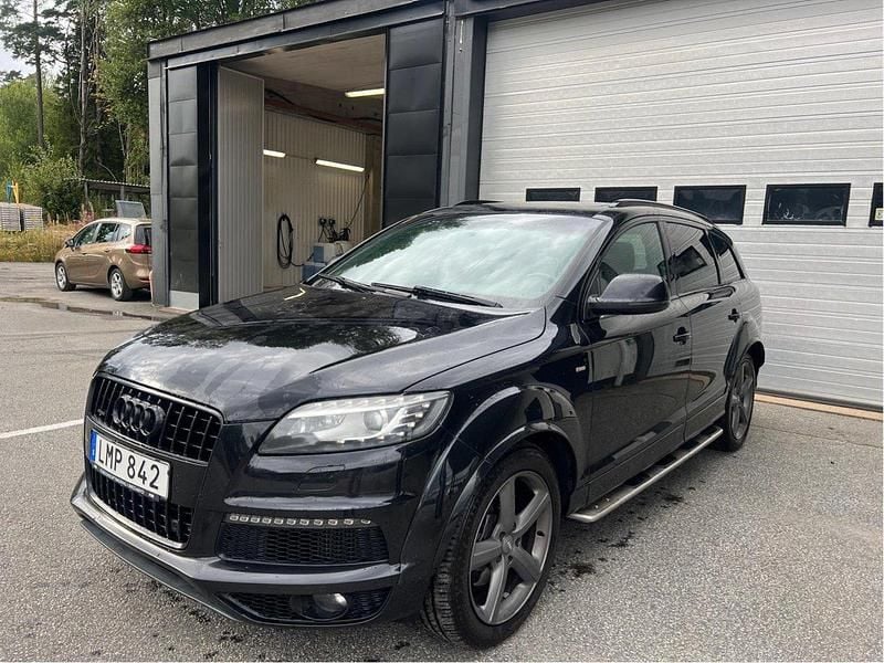 Grå Begagnad 2010 Audi Q7 S-Line SUV | 77 000 kr (Superpris) - Bild 1/4