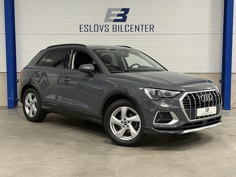 Grå Begagnad 2021 Audi Q3 Proline SUV | 259 990 kr (Lite dyr) - Bild 1/4
