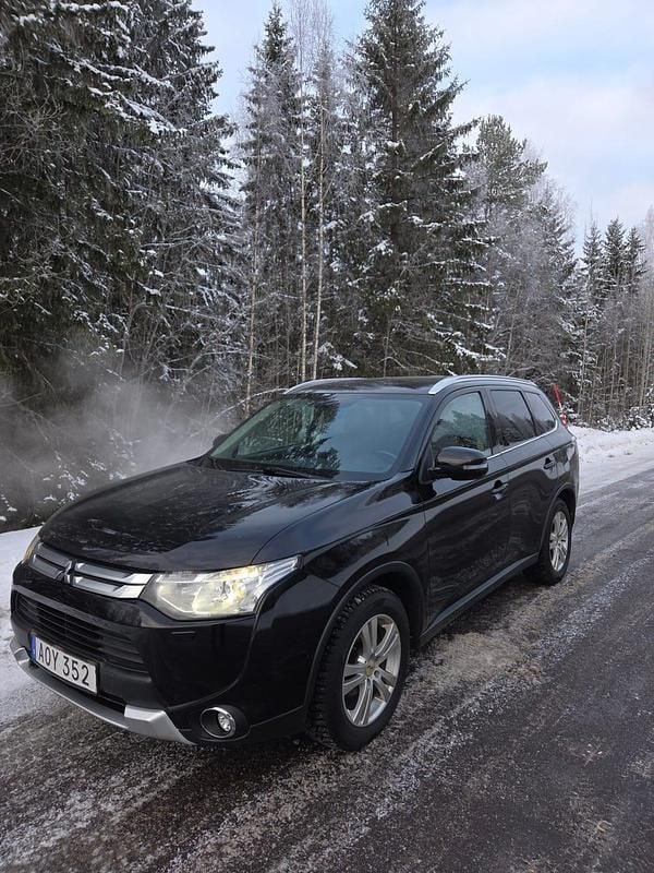 Begagnad Mitsubishi Outlander 150 HK (110 kW) 2015 SUV