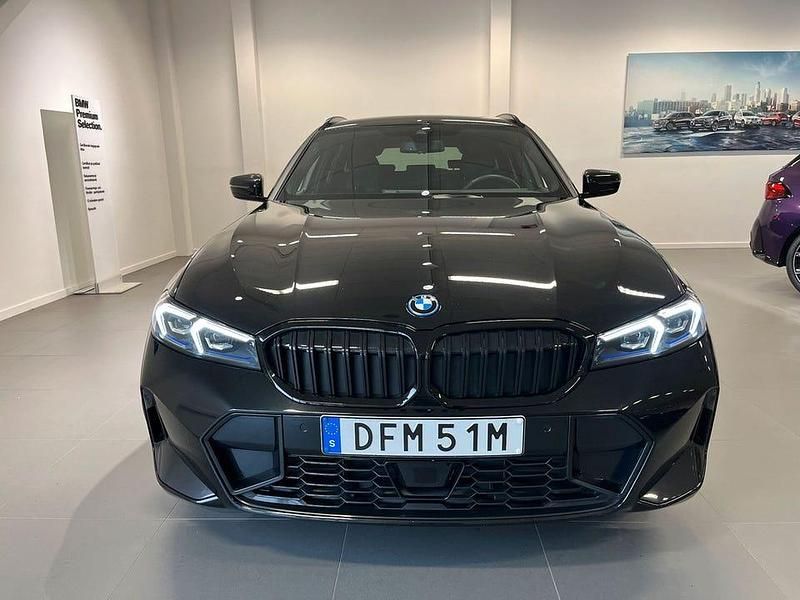 Begagnad BMW 330 M Sport 292 HK (214 kW) 2025 Safirsvart metallic Kombi